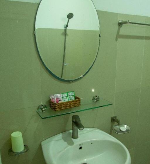 اتاق لوکس چهار تخته, Nu Cuoi Mui Ne Hotel & Restaurant