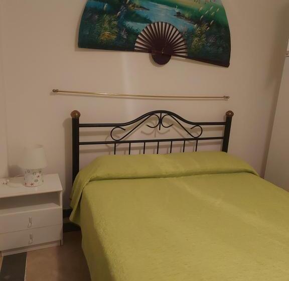 اتاق استاندارد با سرویس بهداشتی مشترک, A Casa Di Franco