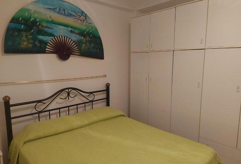 اتاق استاندارد با سرویس بهداشتی مشترک, A Casa Di Franco