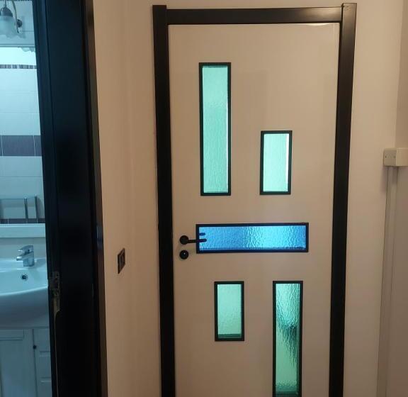 اتاق استاندارد با سرویس بهداشتی مشترک, A Casa Di Franco