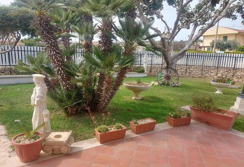 اتاق استاندارد با سرویس بهداشتی مشترک, A Casa Di Franco