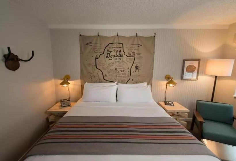 اتاق لوکس با تخت بزرگ, Basecamp Boulder