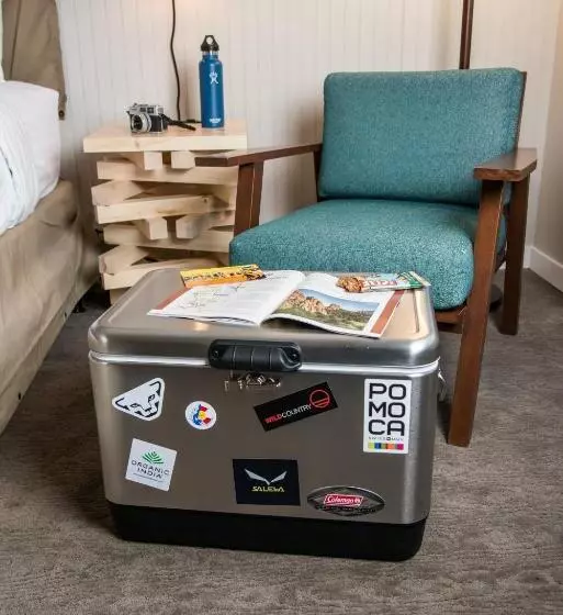 اتاق لوکس با تخت بزرگ, Basecamp Boulder