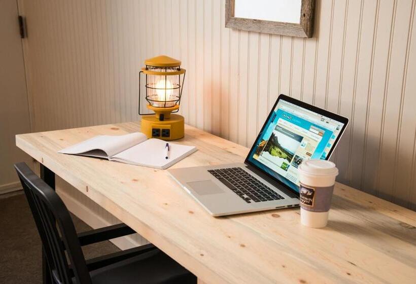 标准间, Basecamp Boulder