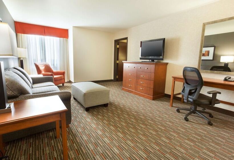 جناح, Drury Inn & Suites St. Louis Creve Coeur