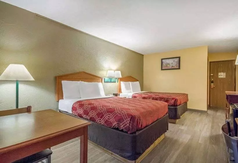 ２ダブルベッドのスタンダードルーム, Econo Lodge Lansing  Leavenworth