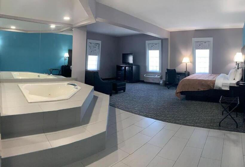 キングサイズベッドのスイートルーム, Quality Inn & Suites