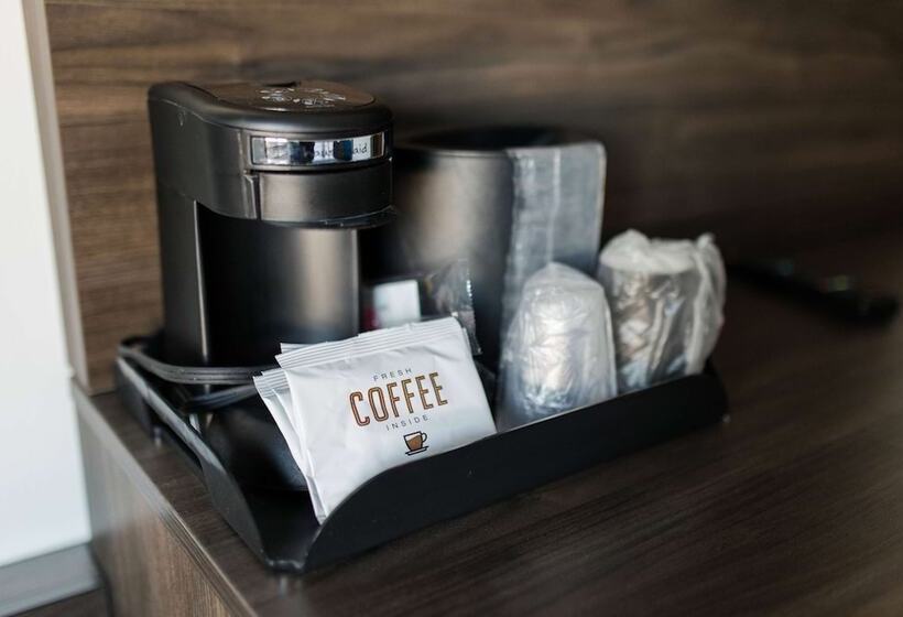 غرفه قياسيه سريرين مزدوجين, Travelodge By Wyndham Escanaba