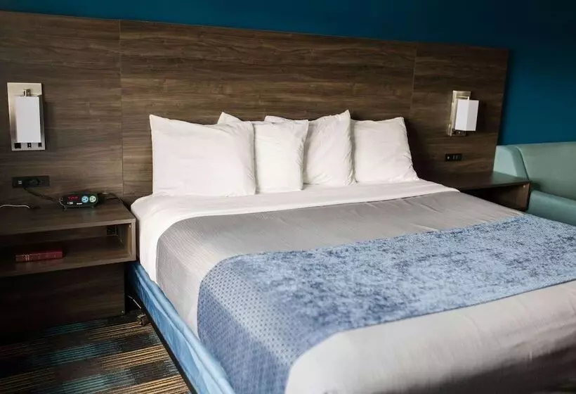 スイート, Travelodge By Wyndham Escanaba