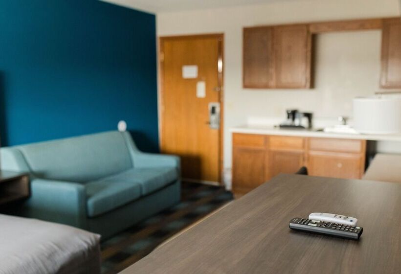 Люкс, Travelodge By Wyndham Escanaba