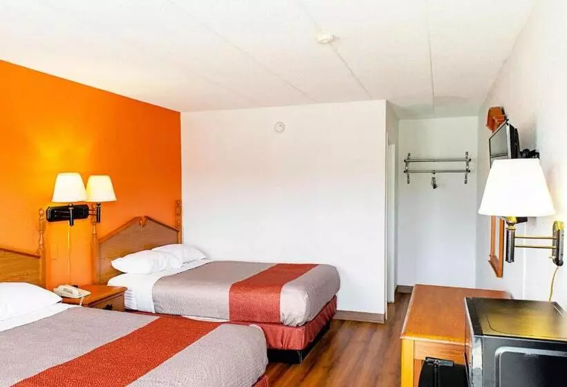 デラックスの４人部屋, Motel 6 Cincinnati, Oh