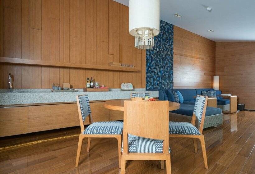 带2个卧室的别墅, The Lost Stone