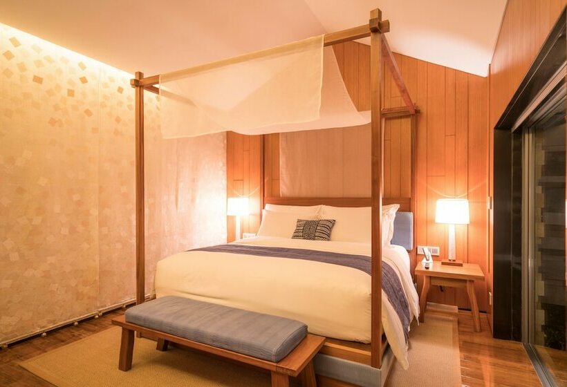 带2个卧室的别墅, The Lost Stone