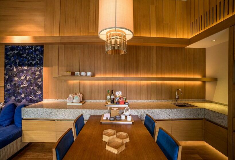 带2个卧室的别墅, The Lost Stone