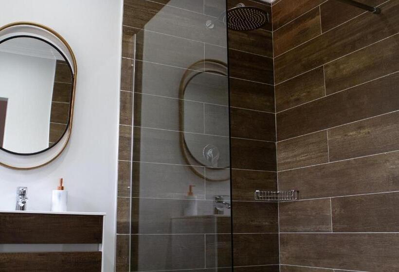 디럭스 스위트 킹 침대, The Stables, Beaulieu Kyalami