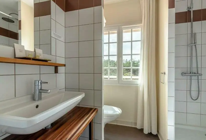 اتاق استاندارد سه نفره, Logis Hôtel De L Océan