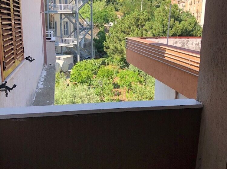 デラックススタジオ, Attico Lady D