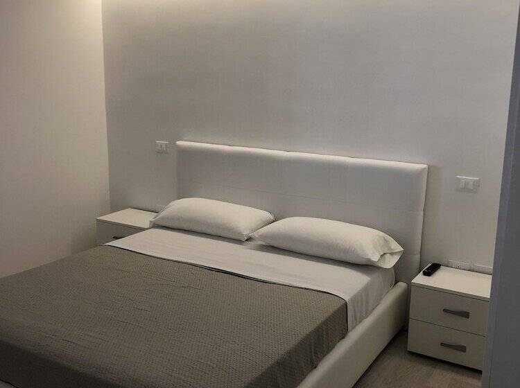 デラックススタジオ, Attico Lady D