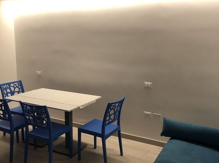 デラックススタジオ, Attico Lady D