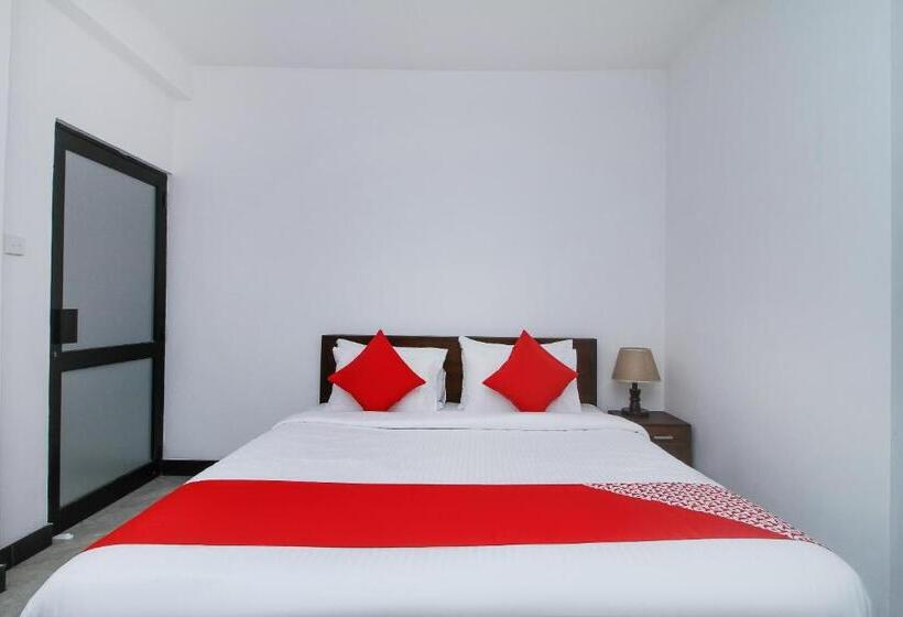 חדר דלוקס לשלושה, Delphin