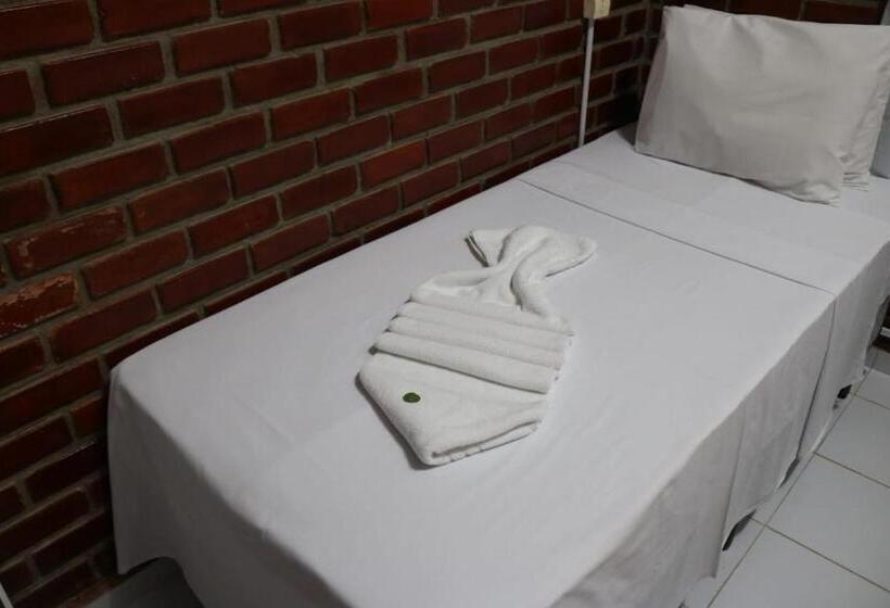 家庭套房, Pousada Málaga