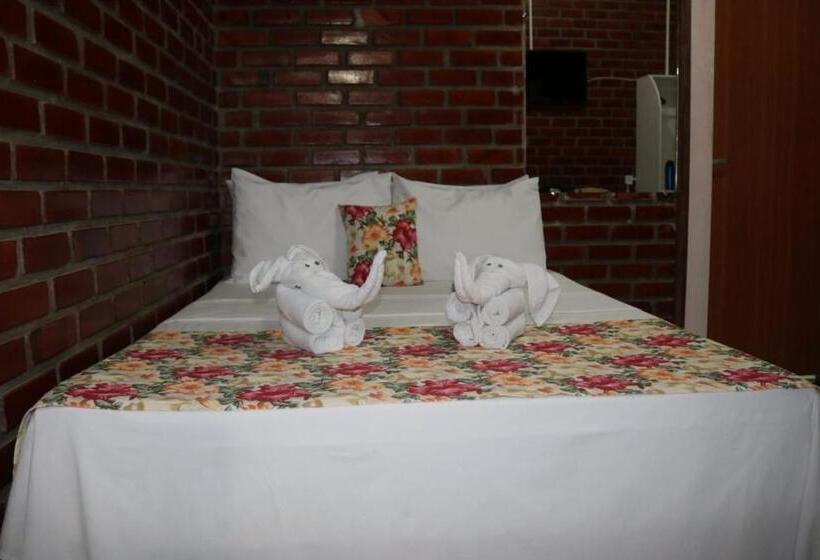 家庭套房, Pousada Málaga