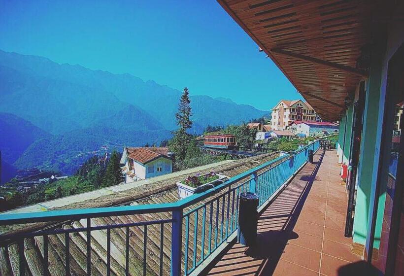 اتاق خانوادگی با چشم‌انداز کوه, Sapa Retreat Condotel