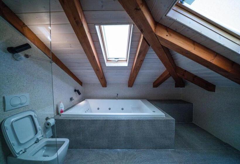 סוויטה עם ג'קוזי, Korça Boutique