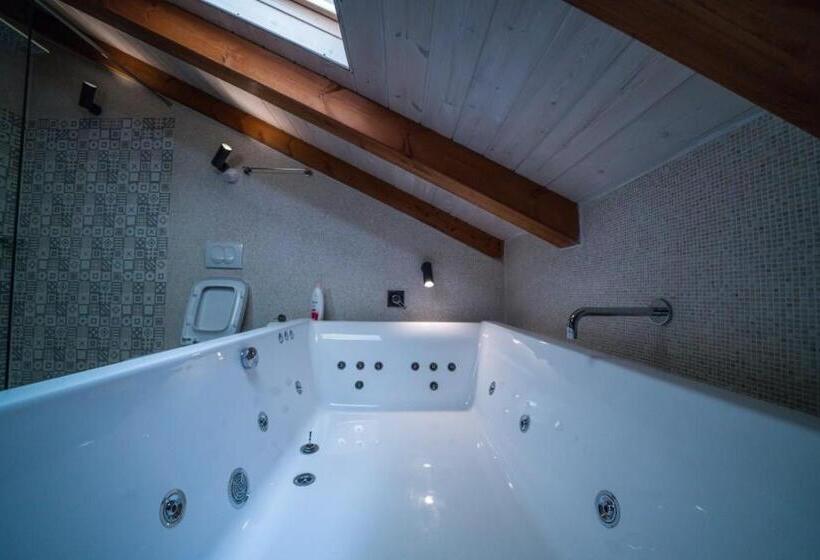 סוויטה עם ג'קוזי, Korça Boutique