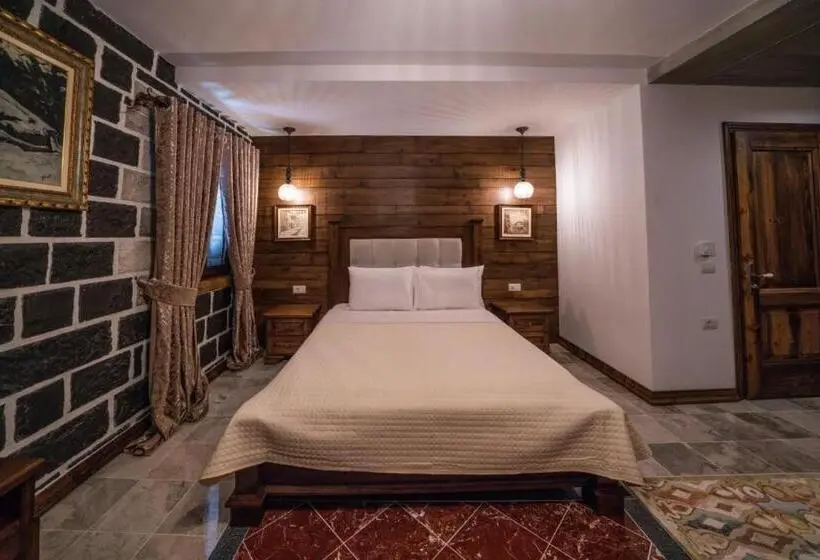 اتاق استاندارد سه نفره, Korça Boutique