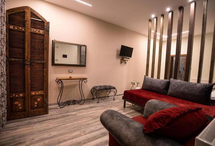 اتاق لوکس سه تخته, Vila Eden Boutique