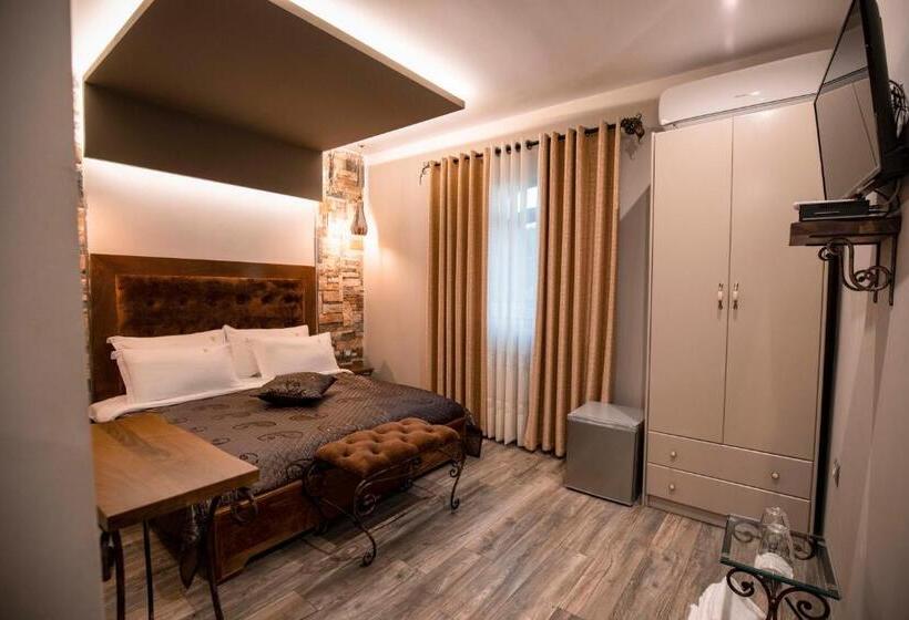 اتاق لوکس با بالکن, Vila Eden Boutique