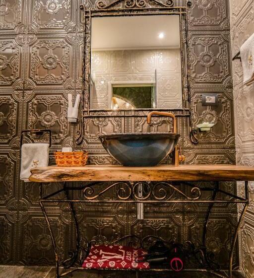 سوییت لوکس, Vila Eden Boutique