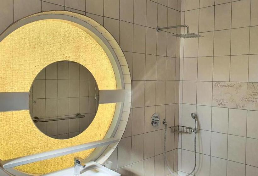 장애인을 위한 킹사이즈 침대 스탠다드 룸, Kelzane Guesthouse