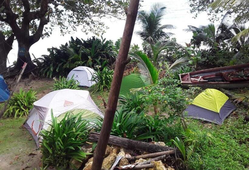 چادر با خدمات رفاهی استاندارد, Port Antonio Brian S Beach House