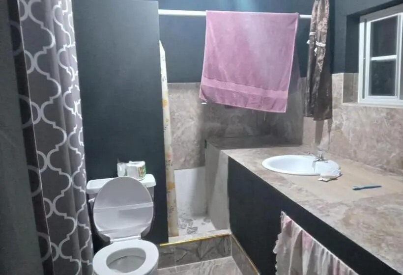 اتاق لوکس با بالکن و چشم‌انداز دریا, Port Antonio Brian S Beach House