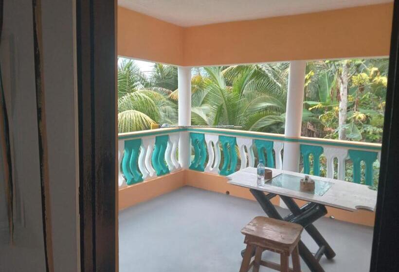 اتاق لوکس با بالکن و چشم‌انداز دریا, Port Antonio Brian S Beach House
