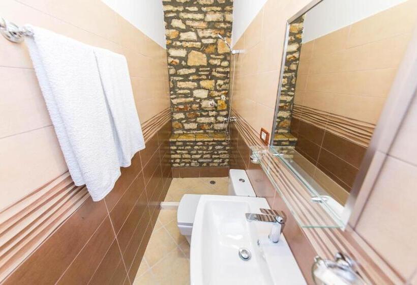 Quarto standart com varanda, Ajka