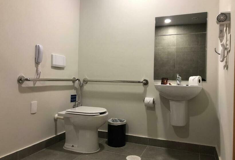 חדר סטנדרט מותאם לאדם עם מוגבלויות, Graal Inn Itatiaia