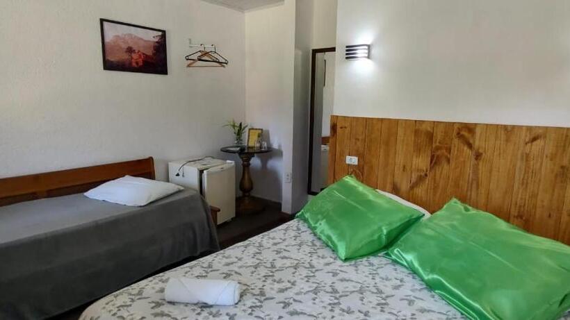 スタンダードトリプルルーム, Pousada E Restaurante Dona Siroba