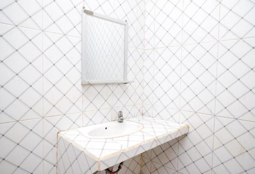 Deluxe Rum, Reddoorz At H&w Hotel Solo