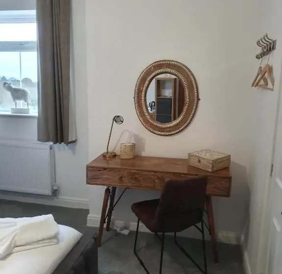 キングサイズベッドのデラックスルーム, Rooms At The Dressers Arms