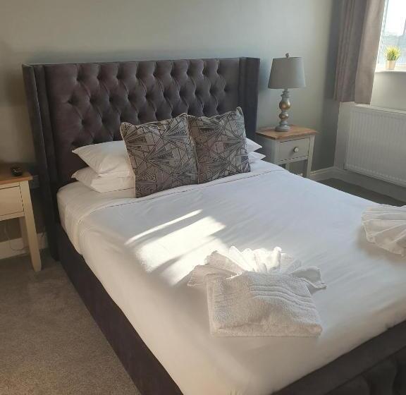 חדר דחוקס עם מיטת קינג, Rooms At The Dressers Arms