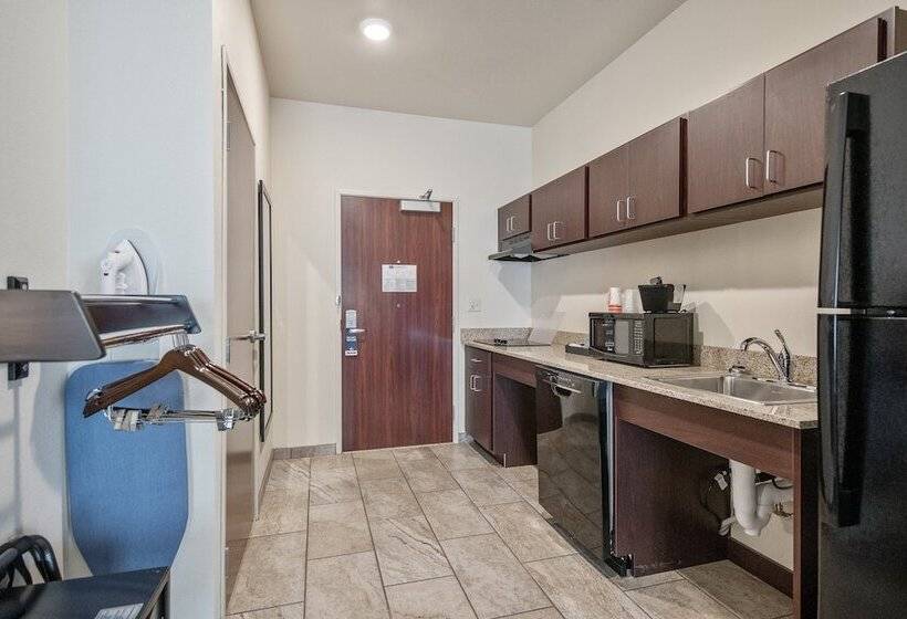 Люкс, Cobblestone Hotel & Suites   Austin