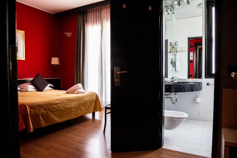 اتاق اکونومی, Keihan Kyoto Ekiminami