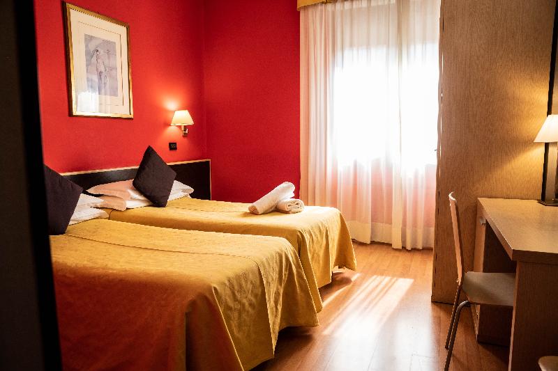 اتاق اکونومی, Keihan Kyoto Ekiminami