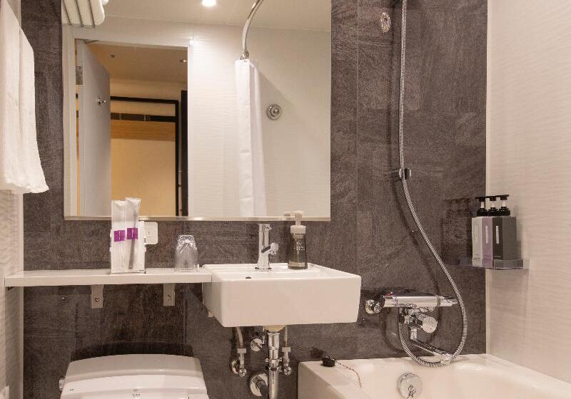 اتاق استاندارد سه نفره, Keihan Kyoto Ekiminami