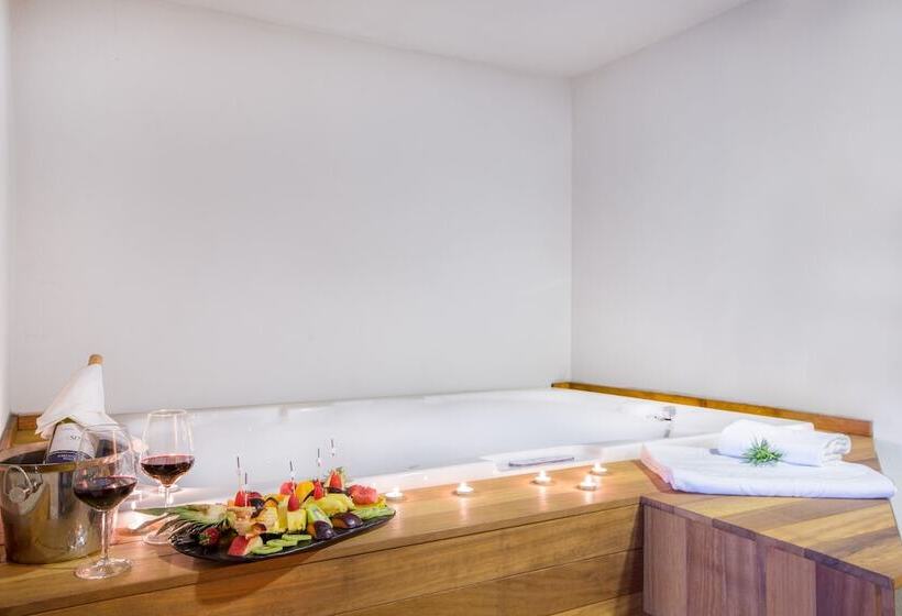 디럭스 룸, Signature Hotels & Spa