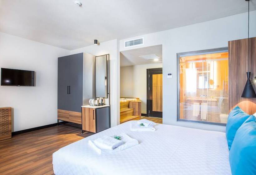 디럭스 룸, Signature Hotels & Spa