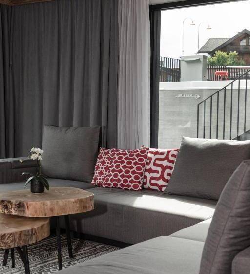 Апартаменты 2 Спальни, Going Triple A Apartments East